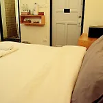 Early Bird Bed & Breakfast (Adults Only)