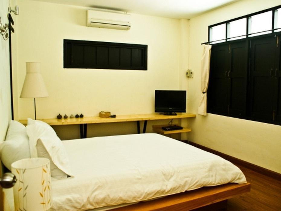 Early Bird (adults Only) 2* Chiang Mai